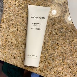 Sacha Juan styling hair cream